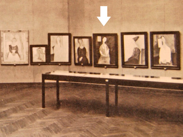 The painting framed in Venezia, Mostra retrospettiva di Modigliani – Curated by Lionello Venturi - Biennale di Venezia , Sala XII degli Appels d'Italie, 1930 